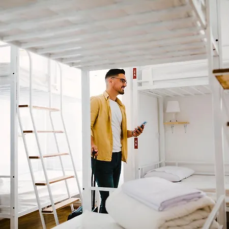 New Generation 旅馆 *